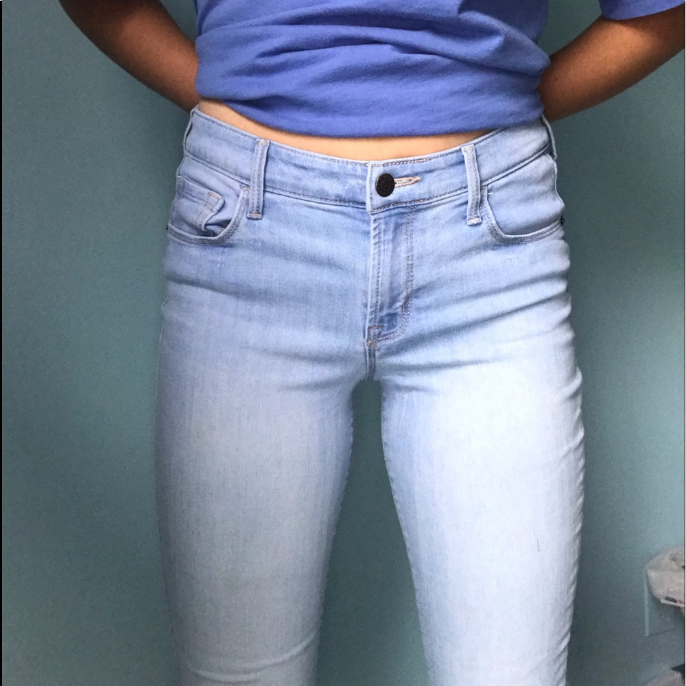 Old Navy light blue skinny jeans (size 6)
